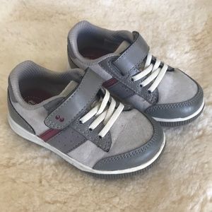 Toddler Boys Shoes SZ 7
